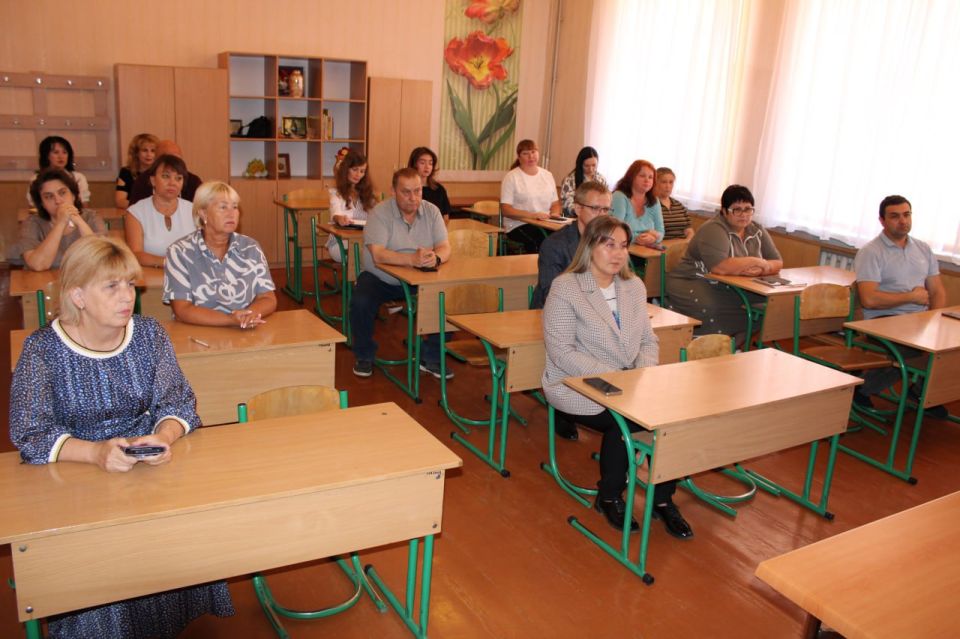 Иван Приходько: Во исполнение поручения Главы Донецкой Народной Республики Дениса Владимировича Пушилина сегодня провел ряд встреч с трудовыми коллективами Иван Приходько: Во исполнение поручения Главы Донецкой Народной Республики Дениса Владимировича Пушилина сегодня провел ряд встреч с трудовыми коллективами
