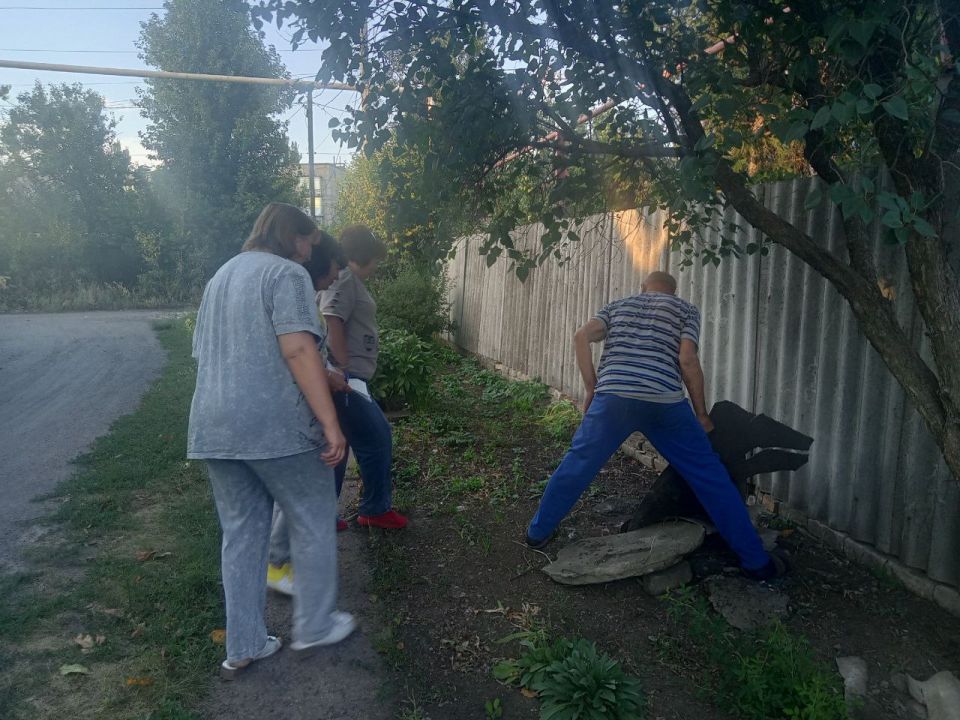 Иван Приходько: В поселке, расположенном в Калининском районе Горловки, сегодня прошла плановая инспекция, направленная на контроль использования воды частными потребителями Иван Приходько: В поселке, расположенном в Калининском районе Горловки, сегодня прошла плановая инспекция, направленная на контроль использования воды частными потребителями