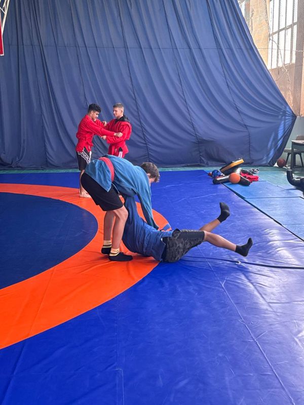 Роман Конев: В рамках реализации партийного проекта Единой России «Выбор Сильных» в Горловке проведены показательные выступления по самбо Роман Конев: В рамках реализации партийного проекта Единой России «Выбор Сильных» в Горловке проведены показательные выступления по самбо