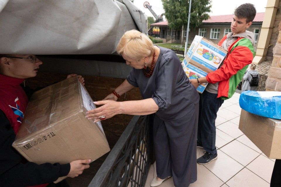 Кузбасс собрал для школьников Горловки около 5 тонн вещей для учебы Кузбасс собрал для школьников Горловки около 5 тонн вещей для учебы