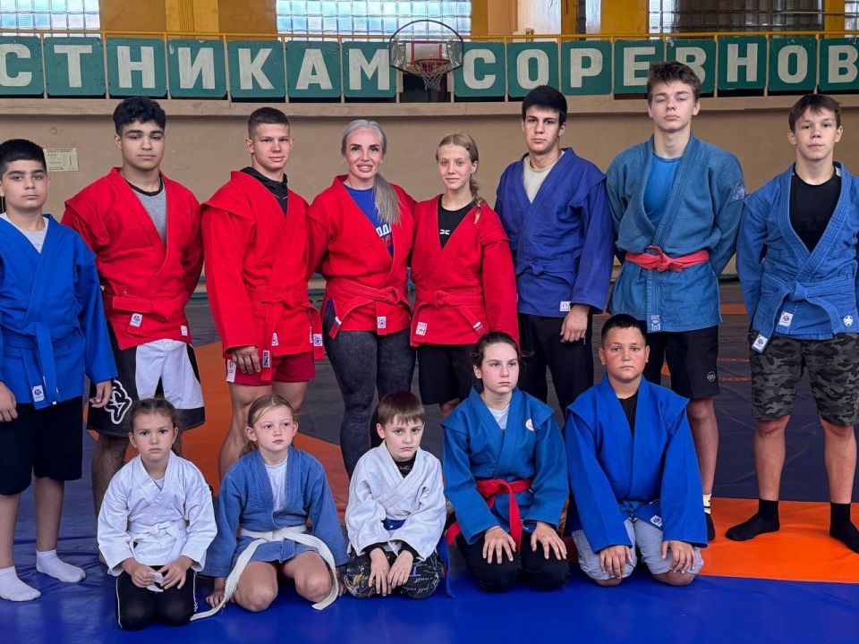 Роман Конев: В рамках реализации партийного проекта Единой России «Выбор Сильных» в Горловке проведены показательные выступления по самбо Роман Конев: В рамках реализации партийного проекта Единой России «Выбор Сильных» в Горловке проведены показательные выступления по самбо