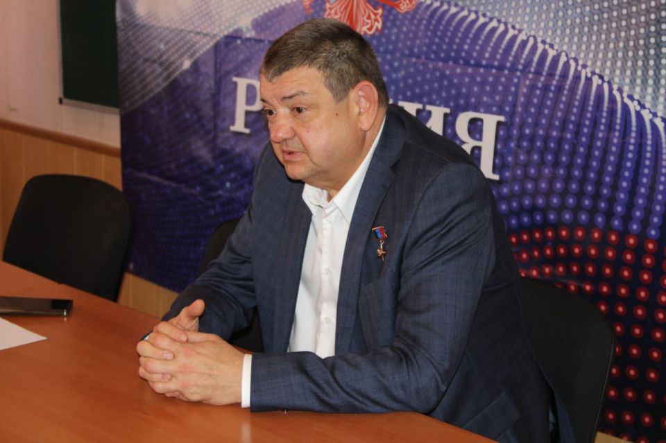 Иван Приходько: Во исполнение поручения Главы Донецкой Народной Республики Дениса Владимировича Пушилина сегодня провел ряд встреч с трудовыми коллективами Иван Приходько: Во исполнение поручения Главы Донецкой Народной Республики Дениса Владимировича Пушилина сегодня провел ряд встреч с трудовыми коллективами