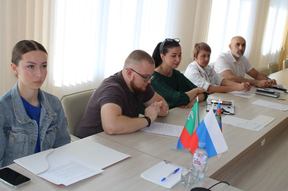 Иван Приходько: 28 августа под председательством главы муниципального образования городского округа Горловка Донецкой Народной Республики Ивана Сергеевича Приходько состоялось очередное заседание Координационного совета по... Иван Приходько: 28 августа под председательством главы муниципального образования городского округа Горловка Донецкой Народной Республики Ивана Сергеевича Приходько состоялось очередное заседание Координационного совета по...