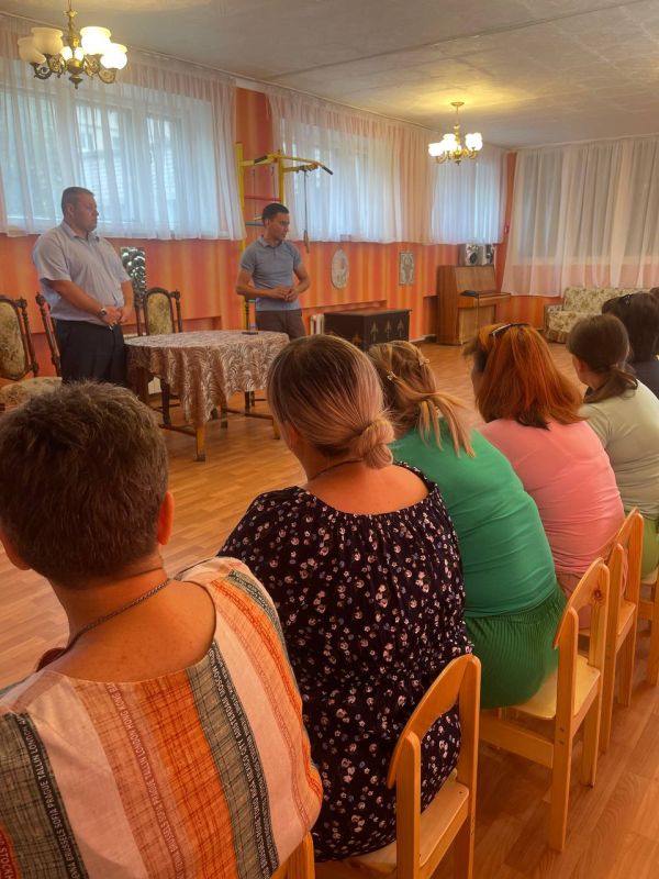 Денис Машков: Следуя поручению Главы Донецкой Народной Республики Дениса Пушилина, провел встречу с коллективом Детского сада №91 "Орленок" г.о. Горловка Денис Машков: Следуя поручению Главы Донецкой Народной Республики Дениса Пушилина, провел встречу с коллективом Детского сада №91 "Орленок" г.о. Горловка