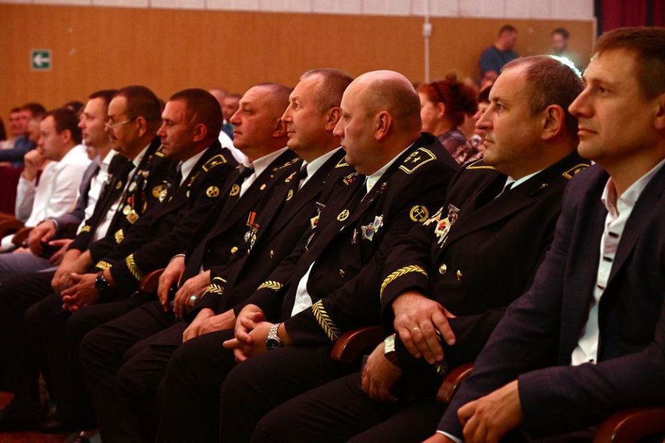 Денис Пушилин: В преддверии Дня шахтера вручил награды нашим горнякам Денис Пушилин: В преддверии Дня шахтера вручил награды нашим горнякам