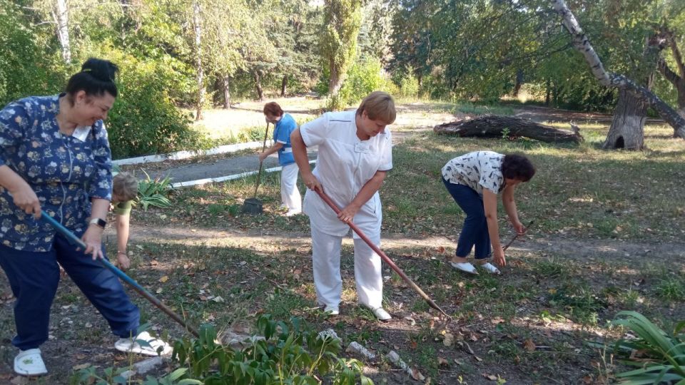 Партийцы Единой России Центрально-Городского района Горловки поддерживают проект «Городская среда» Партийцы Единой России Центрально-Городского района Горловки поддерживают проект «Городская среда»
