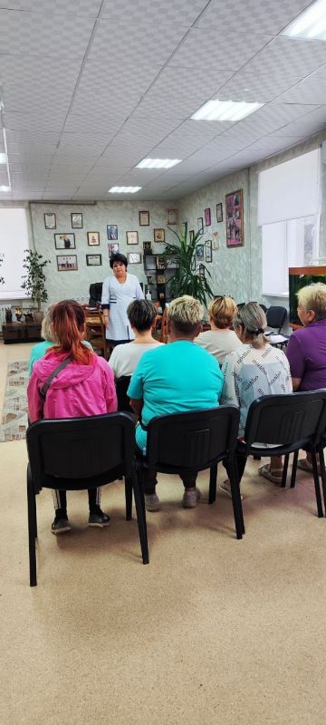 ВСТРЕЧИ С НАСЕЛЕНИЕМ. 28 августа 2025 года во исполнение поручения Главы Донецкой Народной Республики Дениса Пушилина депутаты Горловского городского совета от фракции «Единая Россия» - Роман Конев, Наталия Ботвина, София... ВСТРЕЧИ С НАСЕЛЕНИЕМ. 28 августа 2025 года во исполнение поручения Главы Донецкой Народной Республики Дениса Пушилина депутаты Горловского городского совета от фракции «Единая Россия» - Роман Конев, Наталия Ботвина, София...