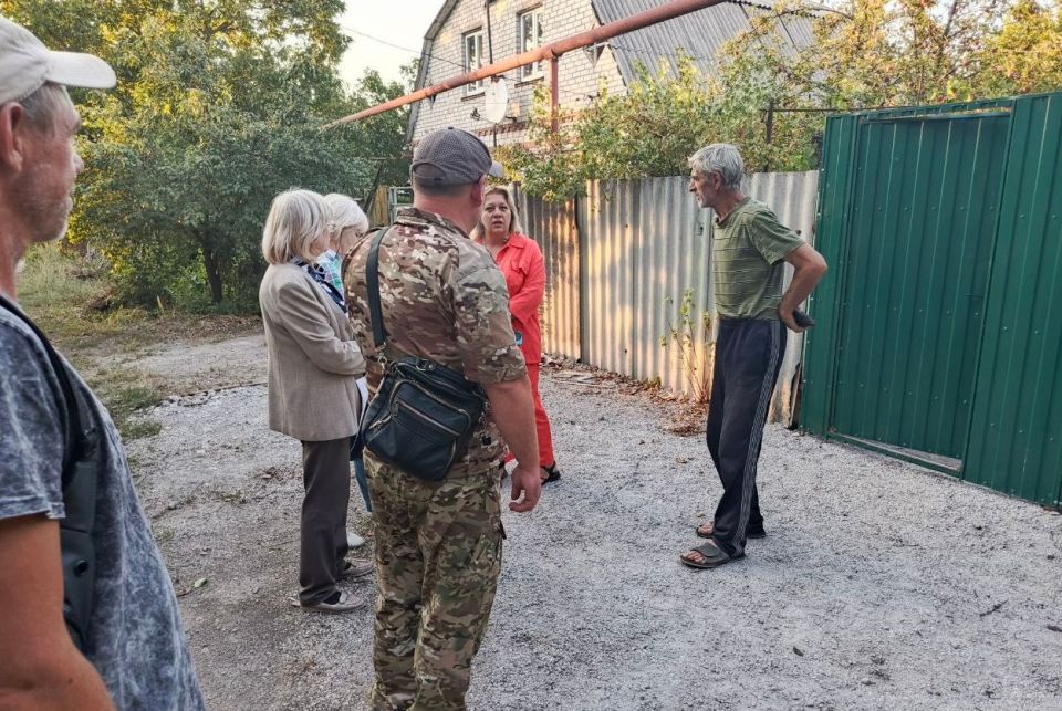 Иван Приходько: Во исполнение указания Главы Донецкой Народной Республики Дениса Владимировича Пушилина и для рассмотрения жалоб от населения, сегодня, 28 августа, в поселке Центрально-Городского района Горловки была...