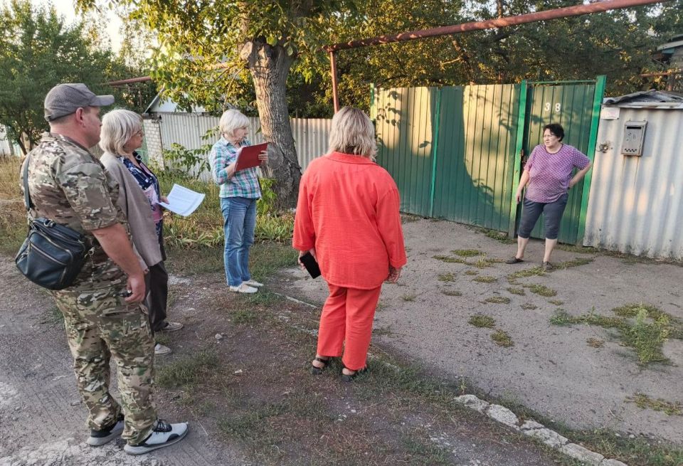 Иван Приходько: Во исполнение указания Главы Донецкой Народной Республики Дениса Владимировича Пушилина и для рассмотрения жалоб от населения, сегодня, 28 августа, в поселке Центрально-Городского района Горловки была... Иван Приходько: Во исполнение указания Главы Донецкой Народной Республики Дениса Владимировича Пушилина и для рассмотрения жалоб от населения, сегодня, 28 августа, в поселке Центрально-Городского района Горловки была...