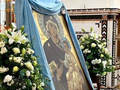 «С верой мы сильнее!»: Иверская икона Божией Матери прибыла в Богоявленский кафедральный собор Горловки
