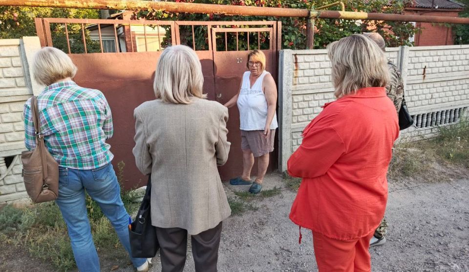 Иван Приходько: Во исполнение указания Главы Донецкой Народной Республики Дениса Владимировича Пушилина и для рассмотрения жалоб от населения, сегодня, 28 августа, в поселке Центрально-Городского района Горловки была... Иван Приходько: Во исполнение указания Главы Донецкой Народной Республики Дениса Владимировича Пушилина и для рассмотрения жалоб от населения, сегодня, 28 августа, в поселке Центрально-Городского района Горловки была...