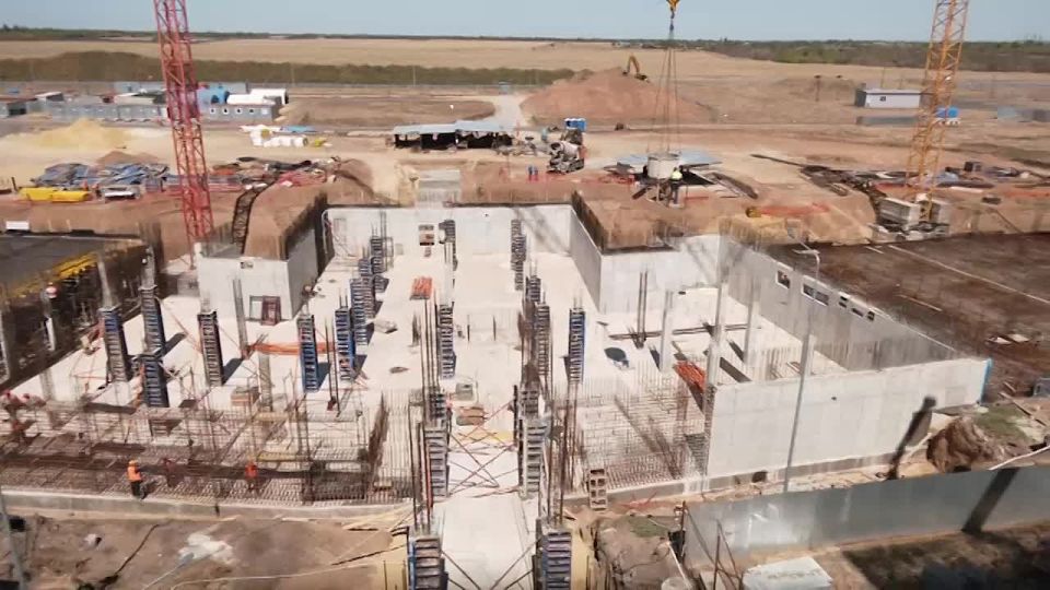 Денис Пушилин: Продолжаем строительство Многопрофильного медцентра ФМБА в Мариуполе