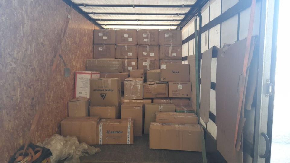 Кузбасс отправил в Горловку ранцы для всех первоклассников города