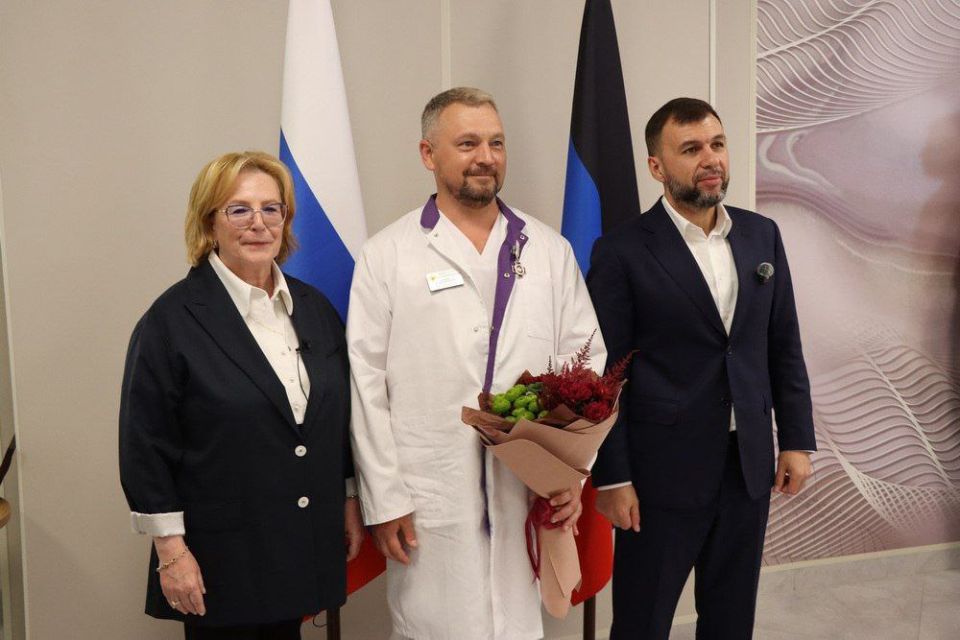 Денис Пушилин: С руководителем ФМБА России Вероникой Скворцовой наградили медиков за труд, верность долгу и профессионализм Денис Пушилин: С руководителем ФМБА России Вероникой Скворцовой наградили медиков за труд, верность долгу и профессионализм