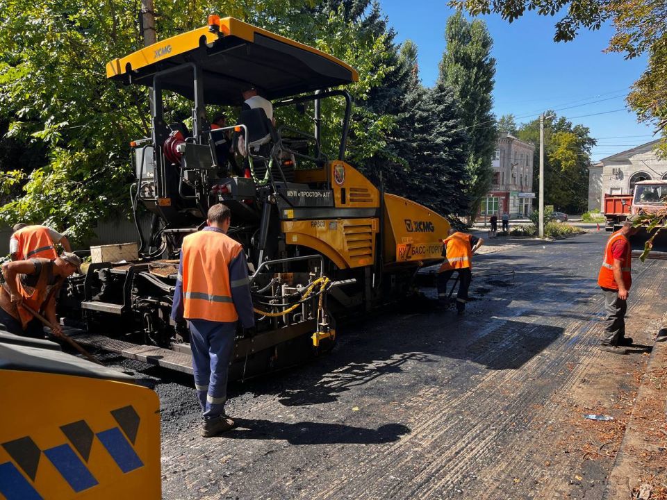 Роман Конев: В прифронтовой Горловке продолжается ремонт дорожного покрытия Роман Конев: В прифронтовой Горловке продолжается ремонт дорожного покрытия