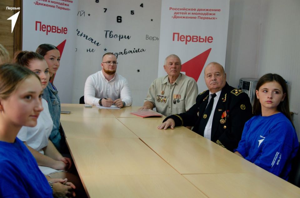 Иван Приходько: День шахтёра с Первыми. В Горловке состоялось торжественное мероприятие, посвящённое Дню шахтёра! Ключевым моментом праздника стала прямая линия с нашим шеф-регионом — Кузбассом, городом Прокопьевском Иван Приходько: День шахтёра с Первыми. В Горловке состоялось торжественное мероприятие, посвящённое Дню шахтёра! Ключевым моментом праздника стала прямая линия с нашим шеф-регионом — Кузбассом, городом Прокопьевском