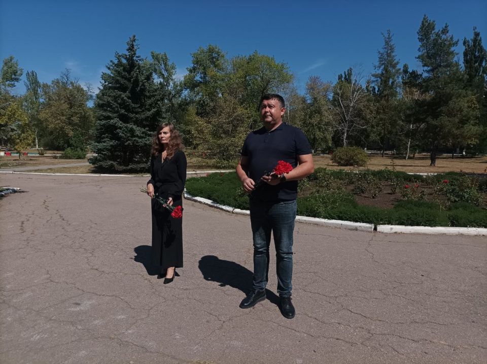 В Центрально-Городском районе Горловки состоялось мероприятие в память о первом Главе Донецкой Народной Республики Александре Захарченко В Центрально-Городском районе Горловки состоялось мероприятие в память о первом Главе Донецкой Народной Республики Александре Захарченко