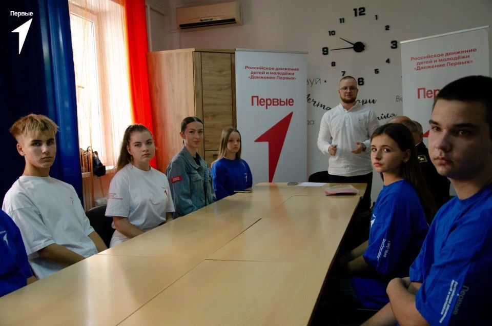 Иван Приходько: День шахтёра с Первыми. В Горловке состоялось торжественное мероприятие, посвящённое Дню шахтёра! Ключевым моментом праздника стала прямая линия с нашим шеф-регионом — Кузбассом, городом Прокопьевском Иван Приходько: День шахтёра с Первыми. В Горловке состоялось торжественное мероприятие, посвящённое Дню шахтёра! Ключевым моментом праздника стала прямая линия с нашим шеф-регионом — Кузбассом, городом Прокопьевском