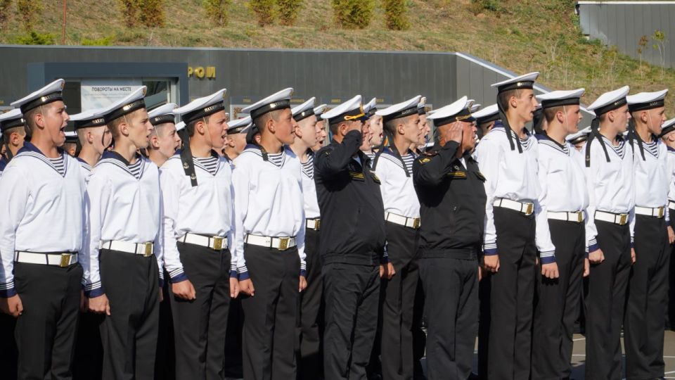 Нахимовскому военно-морскому училищу присвоено имя дважды Героя России, генерал-майора Михаила Гудкова Нахимовскому военно-морскому училищу присвоено имя дважды Героя России, генерал-майора Михаила Гудкова