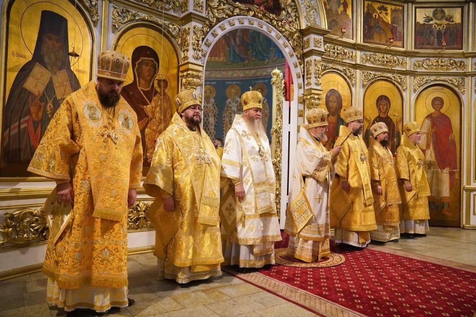 Священнослужители из Горловки приехали в Кузбасс на День шахтера Священнослужители из Горловки приехали в Кузбасс на День шахтера