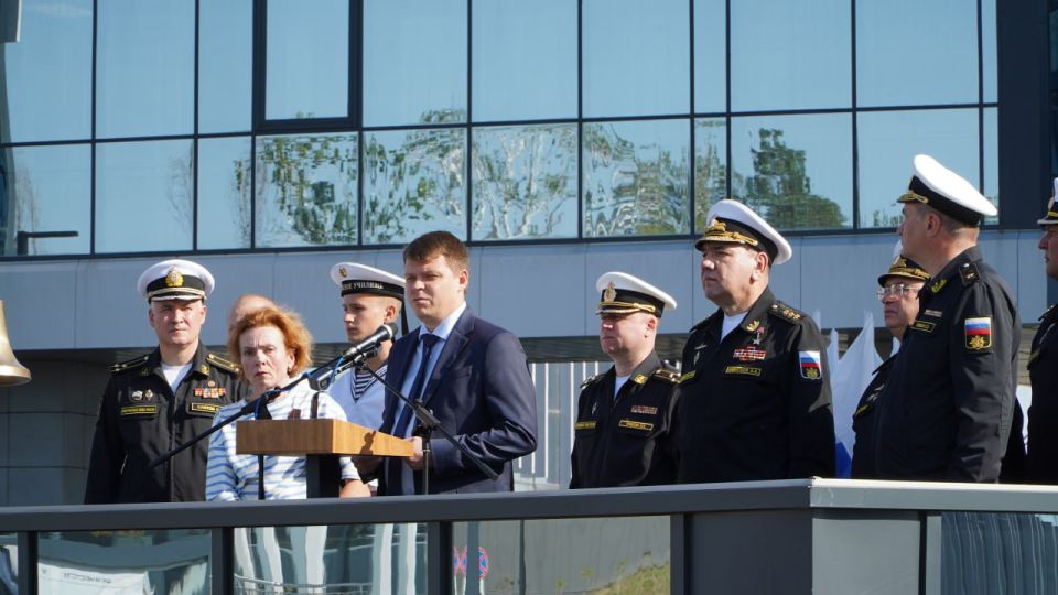 Нахимовскому военно-морскому училищу присвоено имя дважды Героя России, генерал-майора Михаила Гудкова Нахимовскому военно-морскому училищу присвоено имя дважды Героя России, генерал-майора Михаила Гудкова