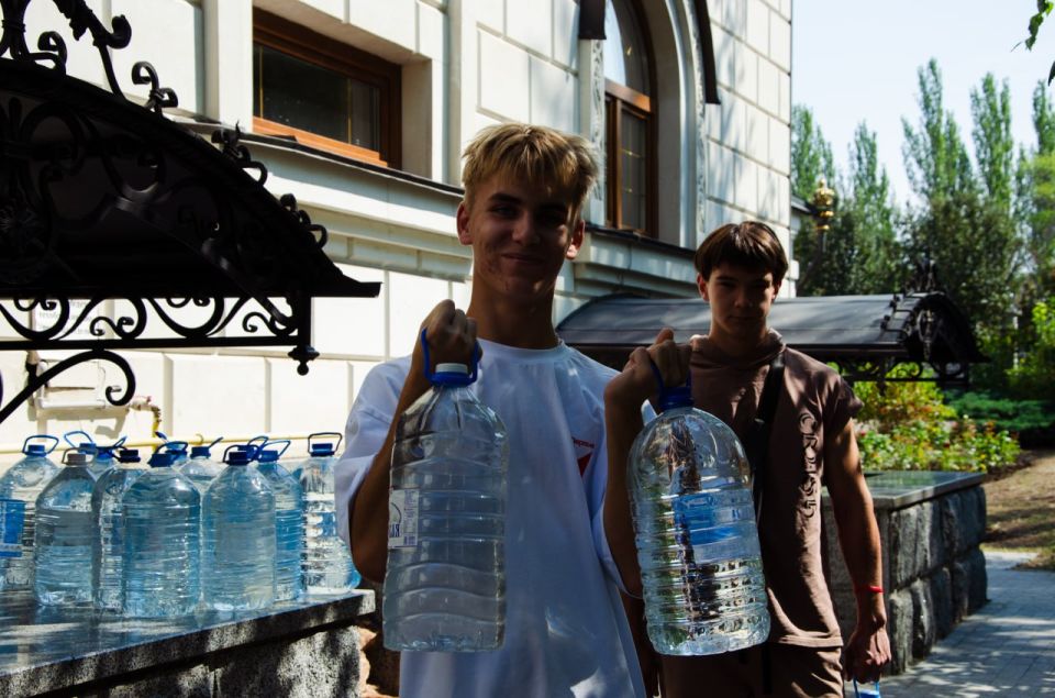 Иван Приходько: В Горловке организована адресная доставка воды для нуждающихся Иван Приходько: В Горловке организована адресная доставка воды для нуждающихся