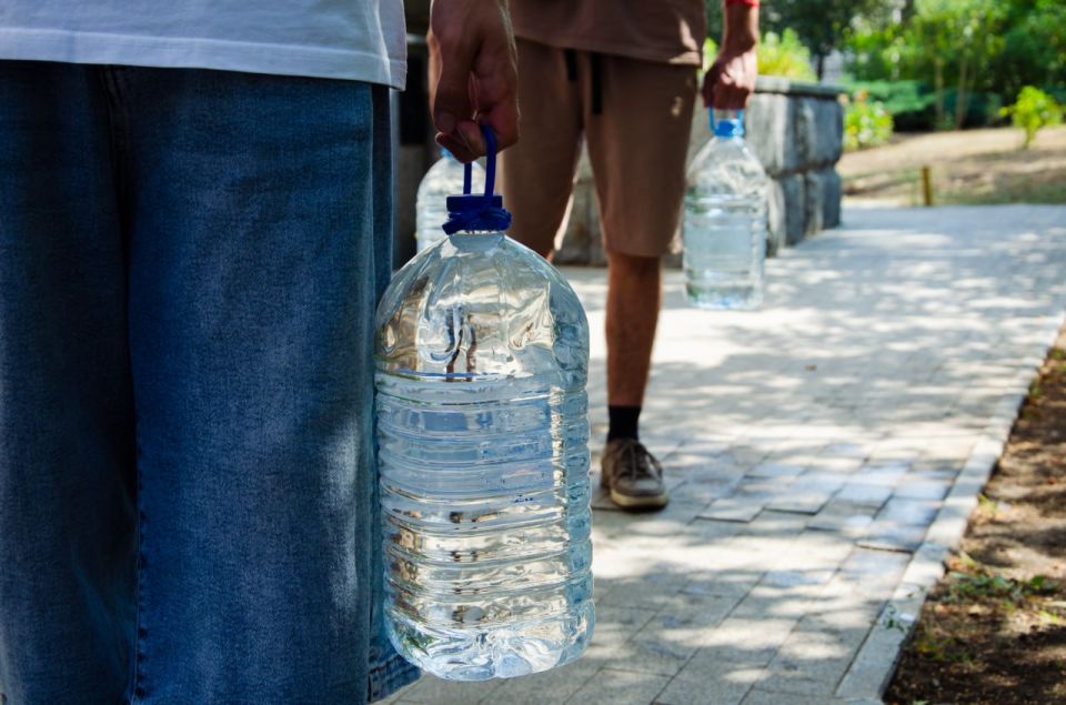 Иван Приходько: В Горловке организована адресная доставка воды для нуждающихся Иван Приходько: В Горловке организована адресная доставка воды для нуждающихся