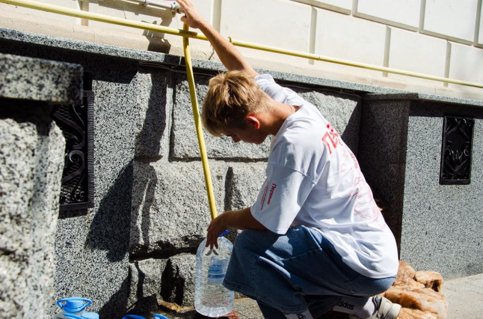 Иван Приходько: В Горловке организована адресная доставка воды для нуждающихся