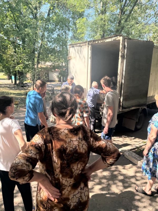 Роман Конев: 2 сентября 2025 года во исполнение поручения Главы Донецкой Народной Республики депутаты Горловского городского совета Донецкой Народной Республики Николай Гальченко, Светлана Евсеенко, Даниил Карабаев, Алексей...