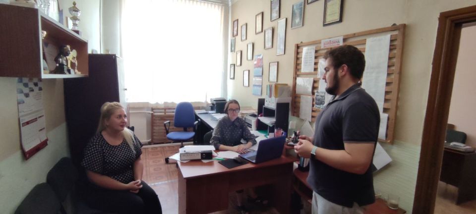 Роман Конев: ВСТРЕЧИ С ЖИТЕЛЯМИ. 2 сентября 2025 года депутаты Горловского городского совета Донецкой Народной Республики от фракции «Единая Россия» - София Потапова и Сергей Медведев провели встречи с жителями, во... Роман Конев: ВСТРЕЧИ С ЖИТЕЛЯМИ. 2 сентября 2025 года депутаты Горловского городского совета Донецкой Народной Республики от фракции «Единая Россия» - София Потапова и Сергей Медведев провели встречи с жителями, во...