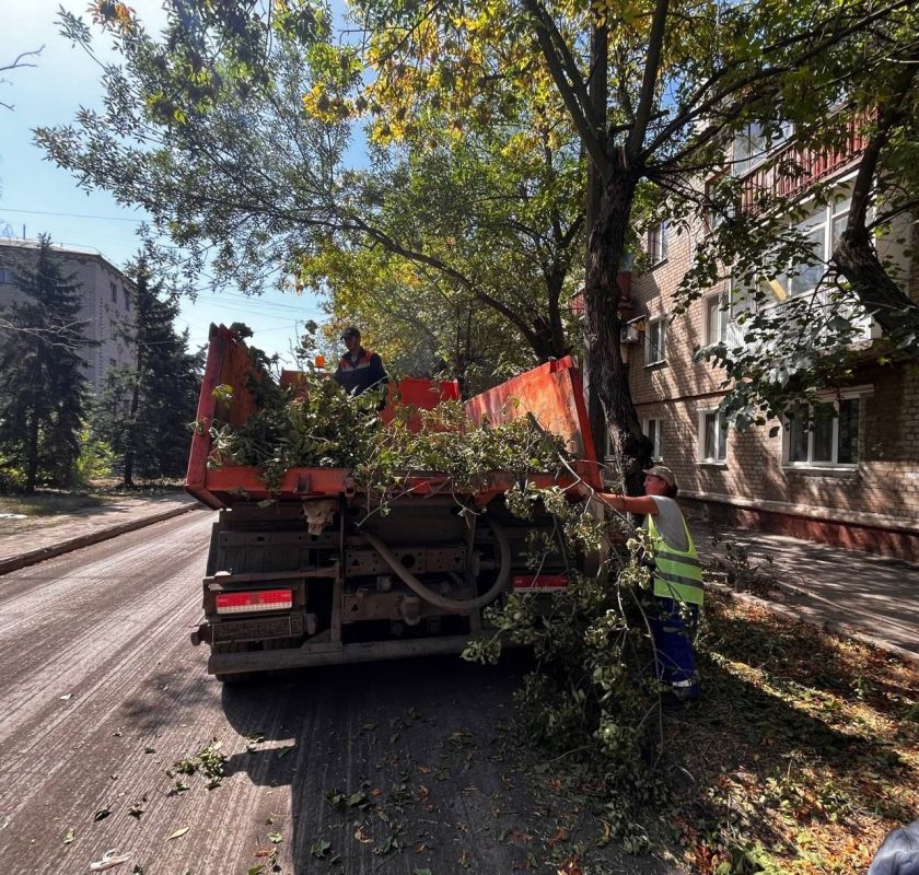 МУП «Простор» ежедневно выполняет все необходимые работы по содержанию городских улиц МУП «Простор» ежедневно выполняет все необходимые работы по содержанию городских улиц
