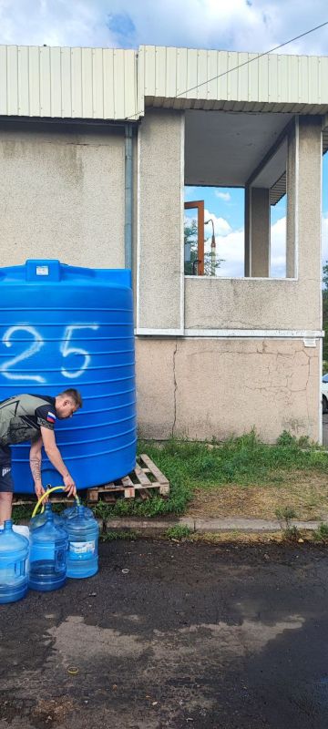 Сергей Скиданов: Мониторинг подвоза воды. Сегодня мой помощник, Прилепский Анатолий Анатольевич, проконтролировал соблюдение графика подвоза воды жителям улицы Очаковская Сергей Скиданов: Мониторинг подвоза воды. Сегодня мой помощник, Прилепский Анатолий Анатольевич, проконтролировал соблюдение графика подвоза воды жителям улицы Очаковская