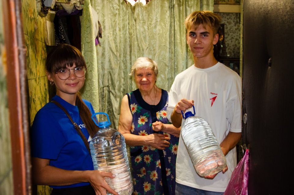 Иван Приходько: В Горловке организовали адресную доставку воды для нуждающихся Иван Приходько: В Горловке организовали адресную доставку воды для нуждающихся