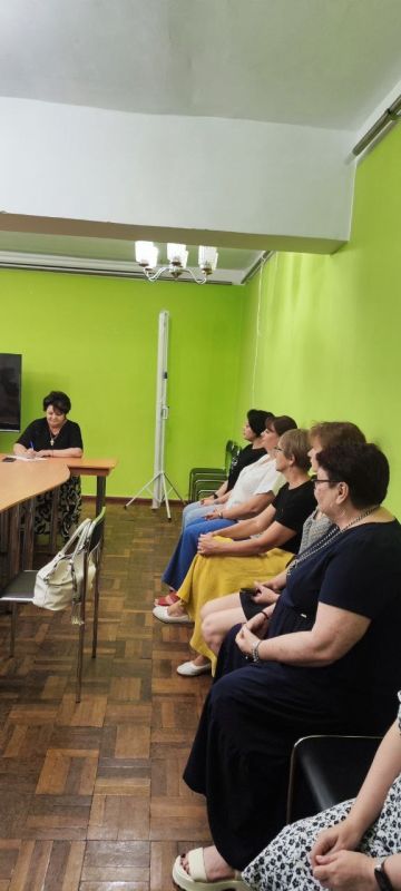 Роман Конев: ВСТРЕЧИ С ЖИТЕЛЯМИ. 2 сентября 2025 года депутаты Горловского городского совета Донецкой Народной Республики от фракции «Единая Россия» - Сергей Третьяков, Даниил Карабаев, Максим Лебедев, Нелля Якуненко, Олег... Роман Конев: ВСТРЕЧИ С ЖИТЕЛЯМИ. 2 сентября 2025 года депутаты Горловского городского совета Донецкой Народной Республики от фракции «Единая Россия» - Сергей Третьяков, Даниил Карабаев, Максим Лебедев, Нелля Якуненко, Олег...