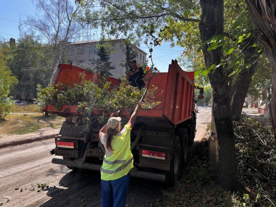 МУП «Простор» ежедневно выполняет все необходимые работы по содержанию городских улиц МУП «Простор» ежедневно выполняет все необходимые работы по содержанию городских улиц