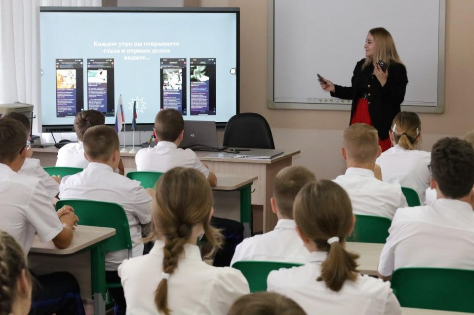 Кадетская школа-интернат им. Г. Т. Берегового и Донецкий педагогический университет подписали соглашение