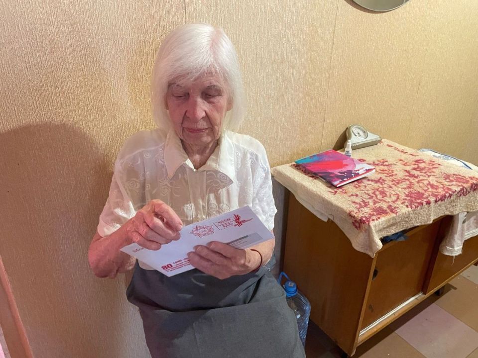 В Калининском районе Горловки поздравили участников Великой Отечественной войны с годовщиной окончания Второй мировой войны В Калининском районе Горловки поздравили участников Великой Отечественной войны с годовщиной окончания Второй мировой войны