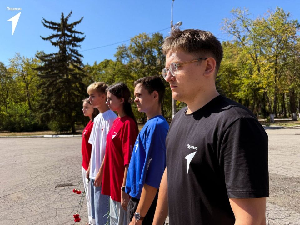 Первые возложили цветы в День окончания Второй мировой войны