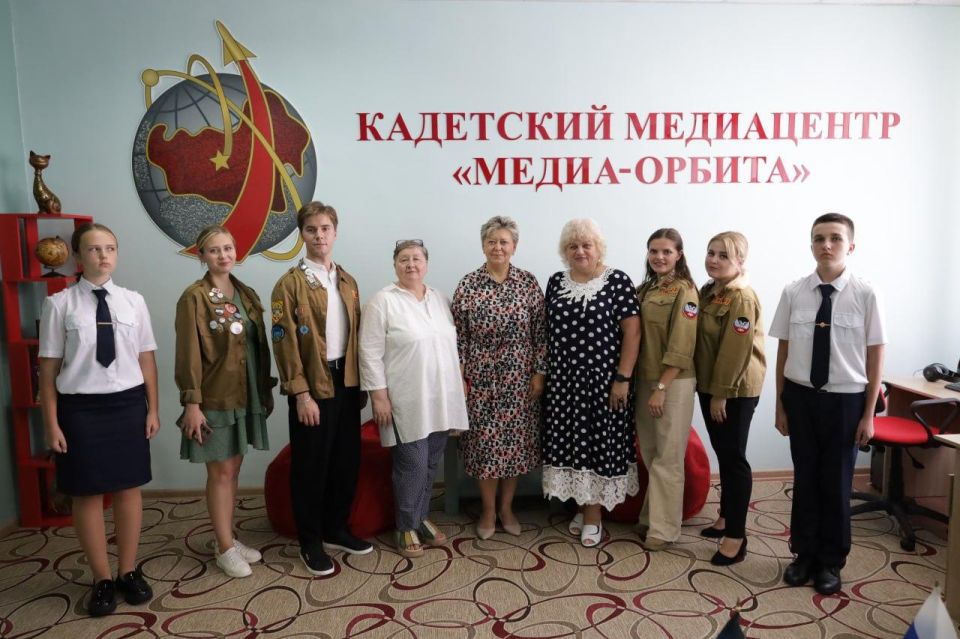 Кадетская школа-интернат им. Г. Т. Берегового и Донецкий педагогический университет подписали соглашение Кадетская школа-интернат им. Г. Т. Берегового и Донецкий педагогический университет подписали соглашение