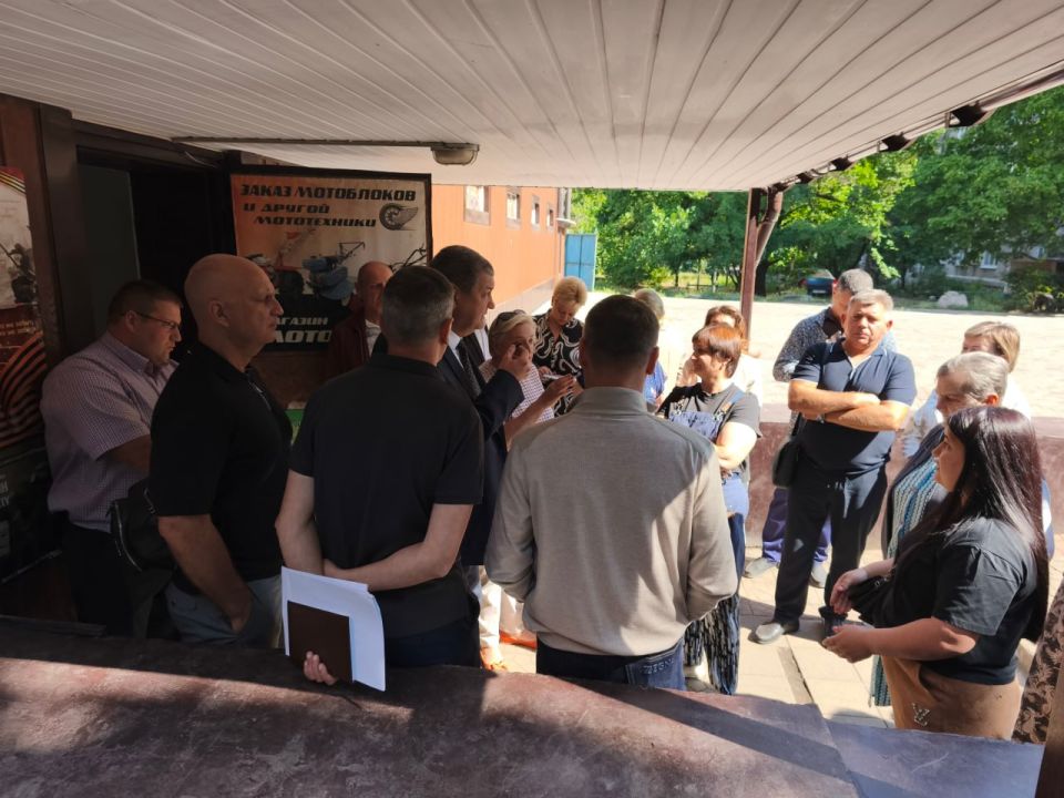 Иван Приходько: По поручению Главы Донецкой Народной Республики Дениса Владимировича Пушилина сегодня провел ряд встреч с различными трудовыми коллективами городского округа Иван Приходько: По поручению Главы Донецкой Народной Республики Дениса Владимировича Пушилина сегодня провел ряд встреч с различными трудовыми коллективами городского округа