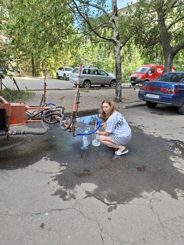 Сергей Скиданов: Продолжаем работу по контролю выполнения графика подвоза воды, сегодня по улице Байдукова