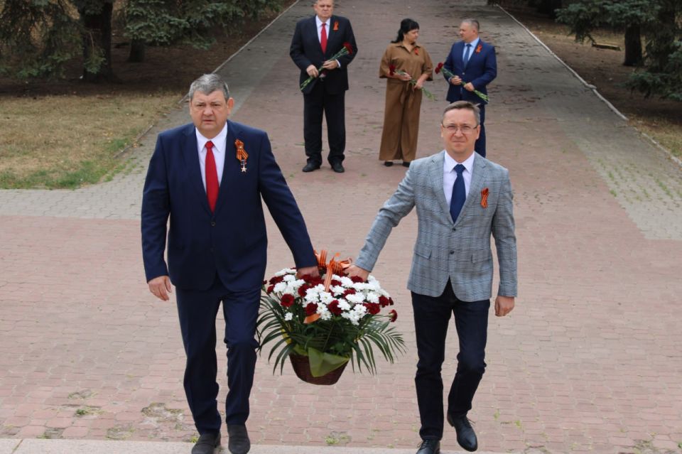 Роман Конев: В пятницу, 5 сентября, в день 82-й годовщины освобождения Горловки от немецко-фашистских захватчиков, совместно с секретарём Горловского местного отделения «Единой России», главой муниципального образования...