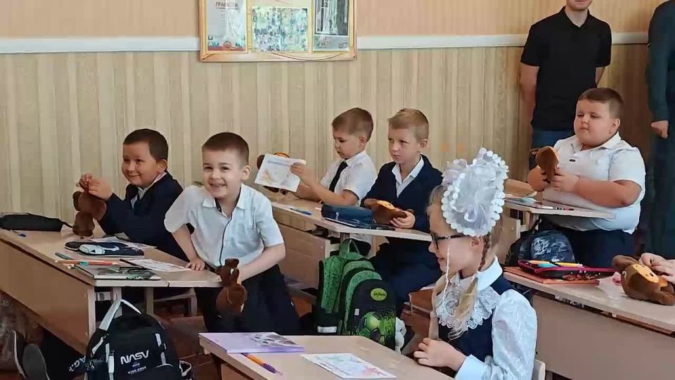 Денис Пушилин: Проверил, как идет восстановление родной для меня школы №56 в Макеевке