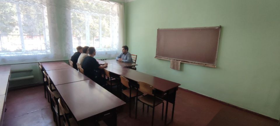 Роман Конев: ВСТРЕЧИ С НАСЕЛЕНИЕМ. 5 сентября 2025 года депутаты Горловского городского совета от фракции «Единая Россия» - Наталия Ботвина, Даниил Карабаев, Елена Кузьмина и Сергей Медведев провели встречи с населением, во... Роман Конев: ВСТРЕЧИ С НАСЕЛЕНИЕМ. 5 сентября 2025 года депутаты Горловского городского совета от фракции «Единая Россия» - Наталия Ботвина, Даниил Карабаев, Елена Кузьмина и Сергей Медведев провели встречи с населением, во...