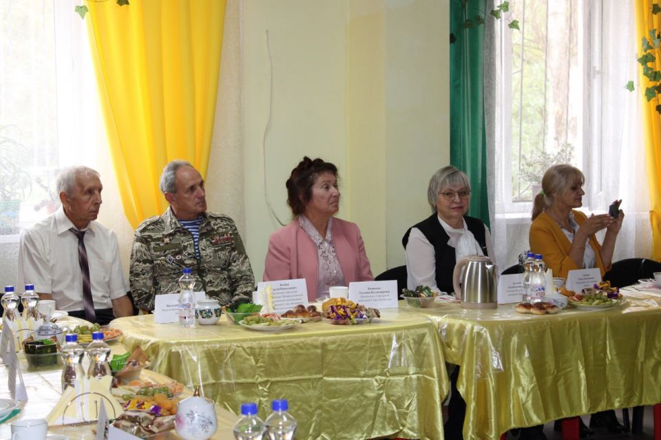 Деловой завтрак в Горловке: развитие общественных инициатив и перспективы города Деловой завтрак в Горловке: развитие общественных инициатив и перспективы города