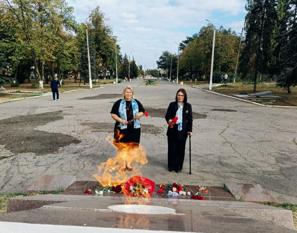 Горловка помнит своих героев: Женсовет принял участие в памятном мероприятии Горловка помнит своих героев: Женсовет принял участие в памятном мероприятии
