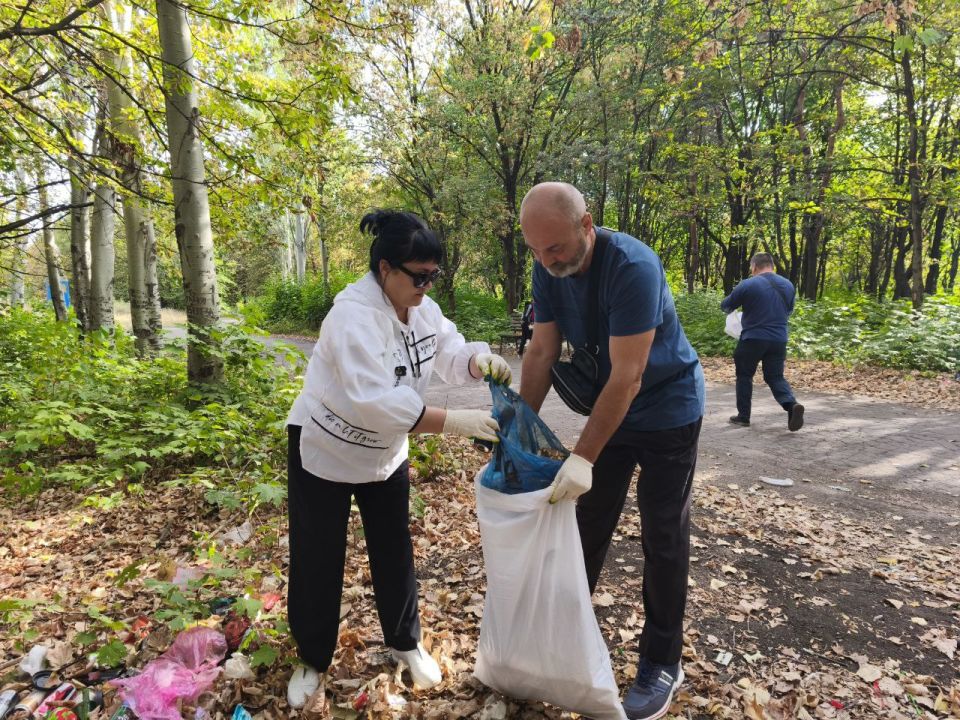 Иван Приходько: Сегодня, 6 сентября, мы провели субботник в парке Гурко в Калининском районе Горловки Иван Приходько: Сегодня, 6 сентября, мы провели субботник в парке Гурко в Калининском районе Горловки