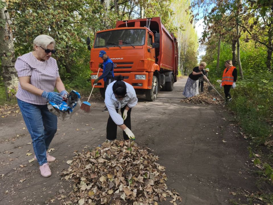 Иван Приходько: Сегодня, 6 сентября, мы провели субботник в парке Гурко в Калининском районе Горловки Иван Приходько: Сегодня, 6 сентября, мы провели субботник в парке Гурко в Калининском районе Горловки