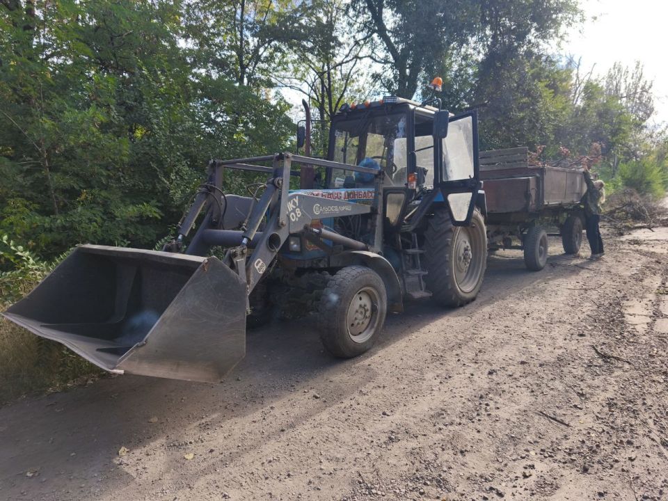 Иван Приходько: Сегодня, 6 сентября, мы провели субботник в парке Гурко в Калининском районе Горловки Иван Приходько: Сегодня, 6 сентября, мы провели субботник в парке Гурко в Калининском районе Горловки