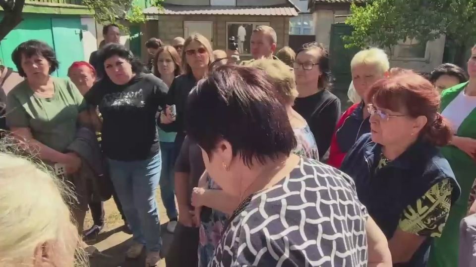 Денис Пушилин: Обсудил с жителями поселка Красный Октябрь в Макеевке волнующие их проблемы и пути решения